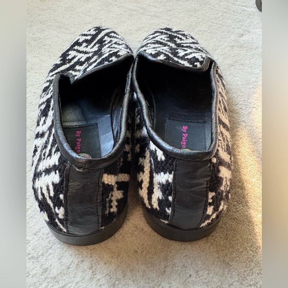 By Paige Needlepoint Wool Black and White Geometric Pattern Loafers - Picture 3 of 9